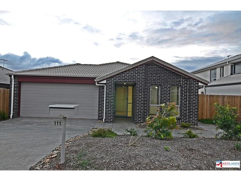 111 Bankswood Drive, Redland Bay QLD 4165