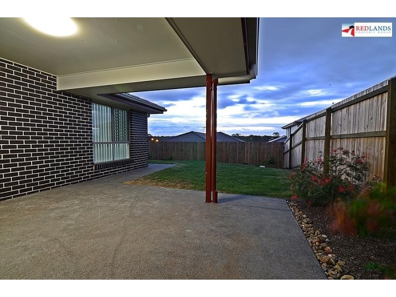 111 Bankswood Drive, Redland Bay QLD 4165