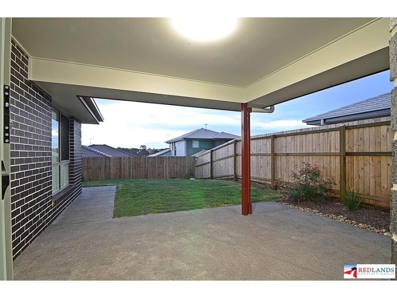 111 Bankswood Drive, Redland Bay QLD 4165