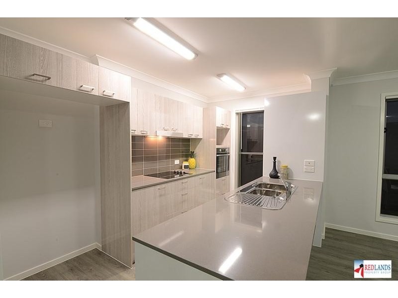 114 Bankswood Drive, Redland Bay QLD 4165