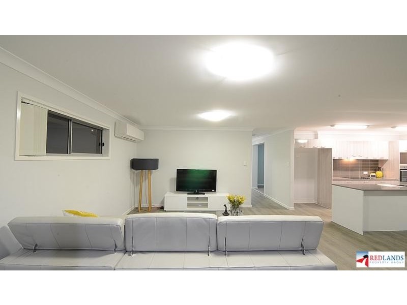 114 Bankswood Drive, Redland Bay QLD 4165