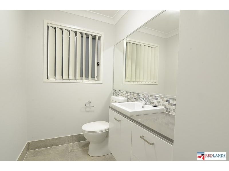 114 Bankswood Drive, Redland Bay QLD 4165