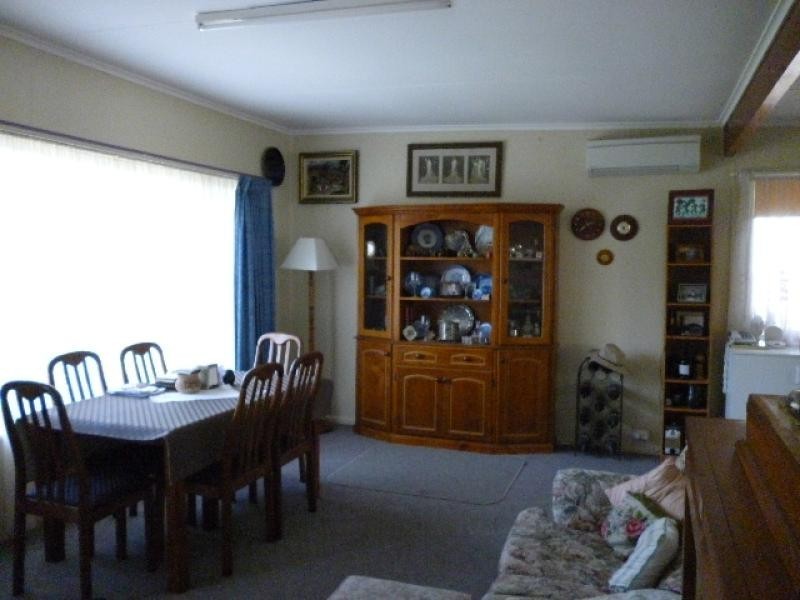 18 Clare  Crescent BATEHAVEN 2536, Batehaven NSW 2536
