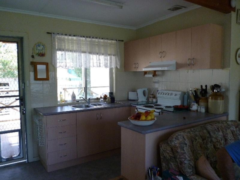 18 Clare  Crescent BATEHAVEN 2536, Batehaven NSW 2536