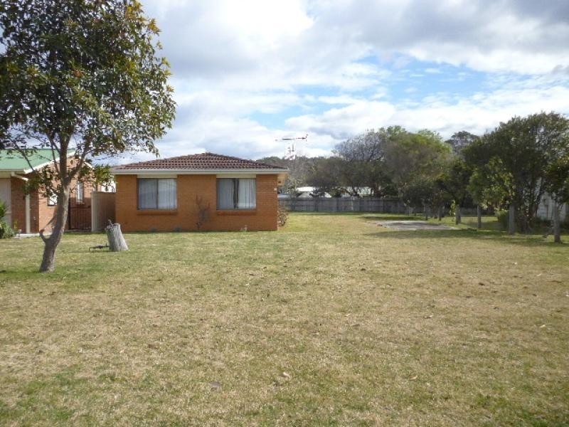 11 Tristania Parade MALONEYS BEACH 2536, Maloneys Beach NSW 2536