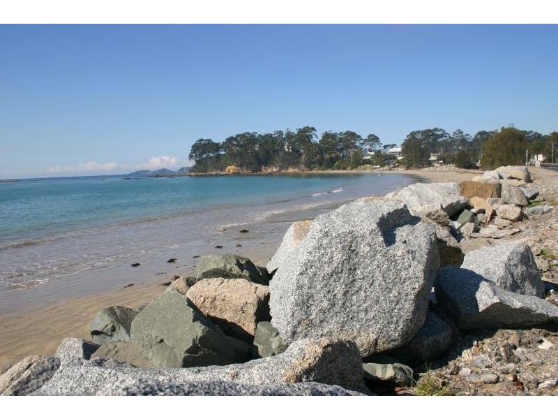 334 BEACH  Road, Batehaven NSW 2536