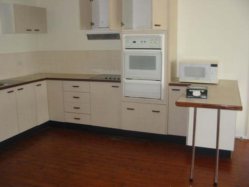 8 Christopher Crescent BATEHAVEN 2536, Batehaven NSW 2536