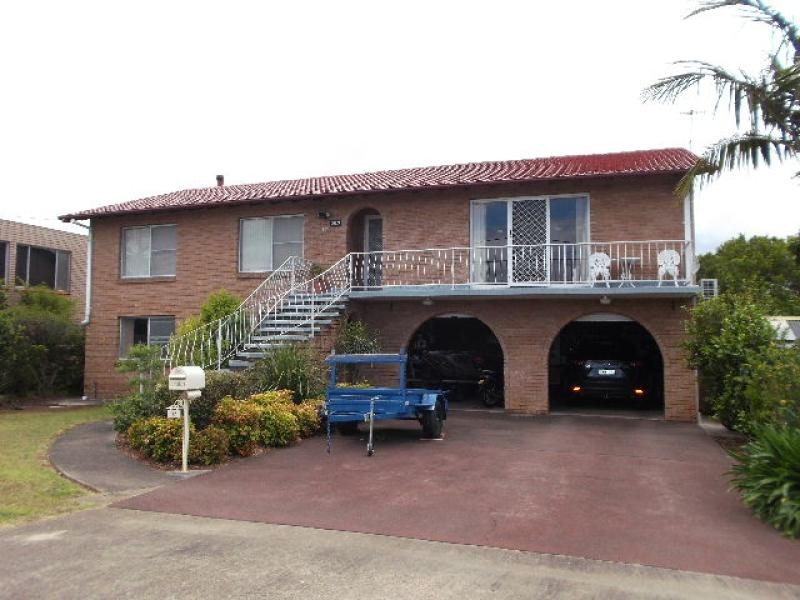 17 WATTLE Crescent, Batehaven NSW 2536