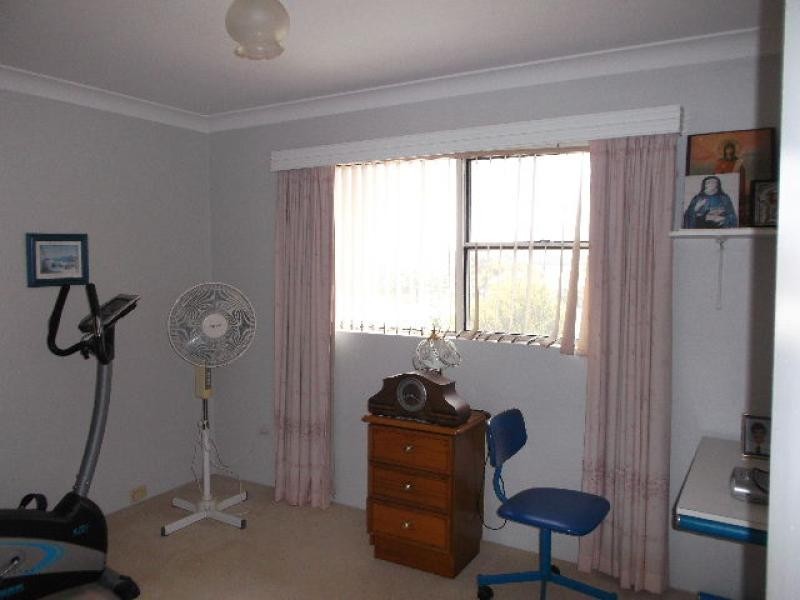 17 WATTLE Crescent, Batehaven NSW 2536