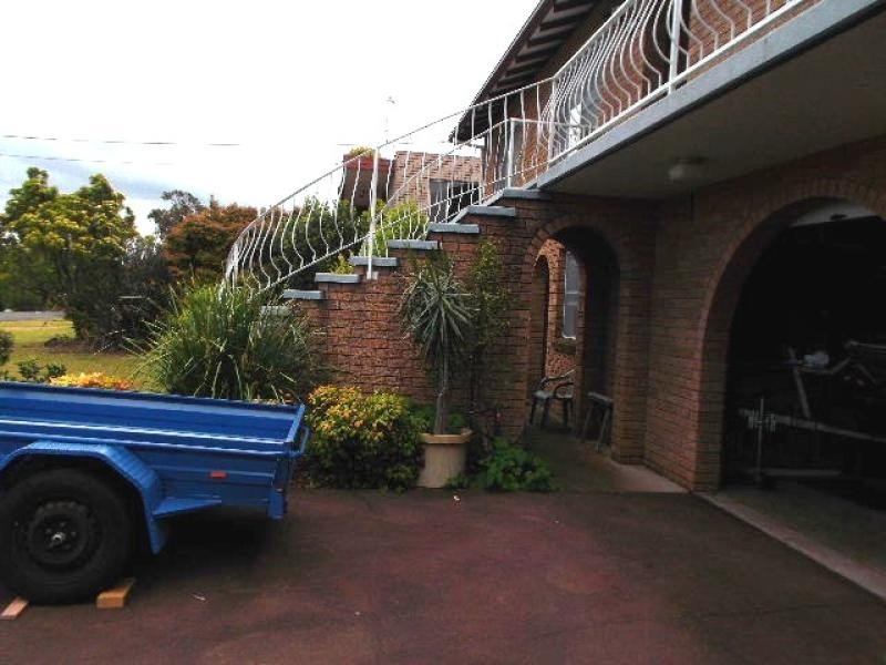 17 WATTLE Crescent, Batehaven NSW 2536