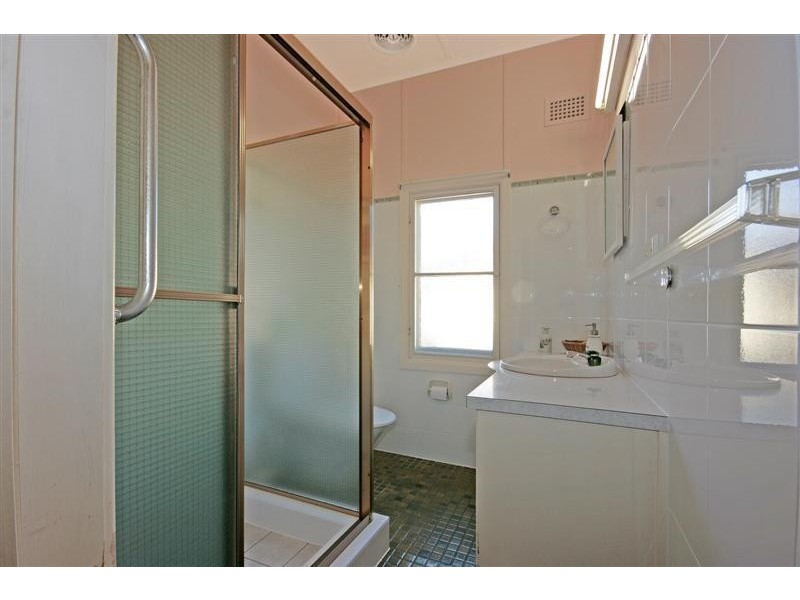 396 BEACH Road, Batehaven NSW 2536