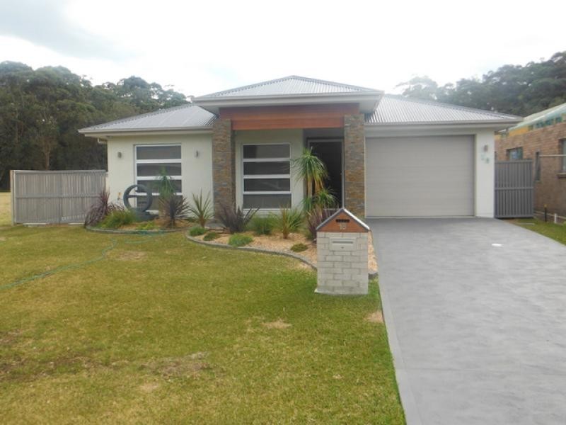 18 John Penn Drive, Tomakin NSW 2537