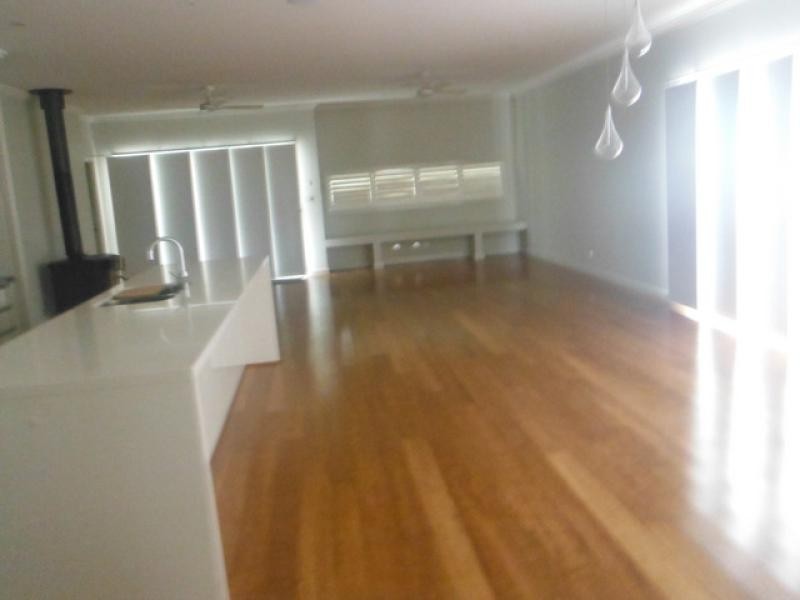 18 John Penn Drive, Tomakin NSW 2537