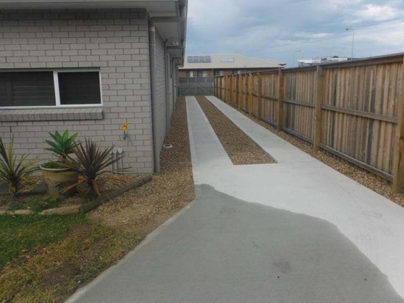 18 John Penn Drive, Tomakin NSW 2537