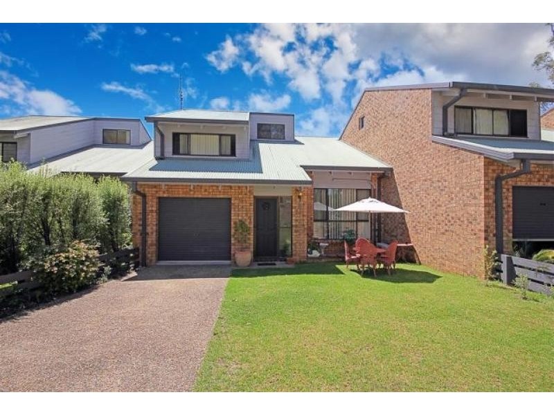 2/183 BEACH  Road, Sunshine Bay NSW 2536