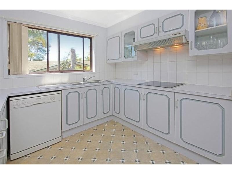 2/183 BEACH  Road, Sunshine Bay NSW 2536