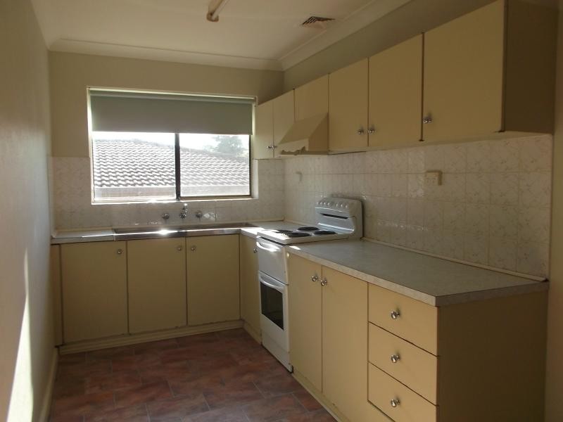 2/1 MATTHEW  Parade, Batehaven NSW 2536