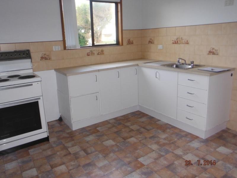 8 CURROWAN Street, Nelligen NSW 2536