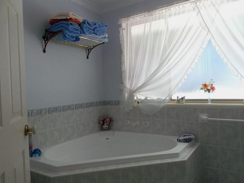 78 MELALEUCA  Crescent, Catalina NSW 2536