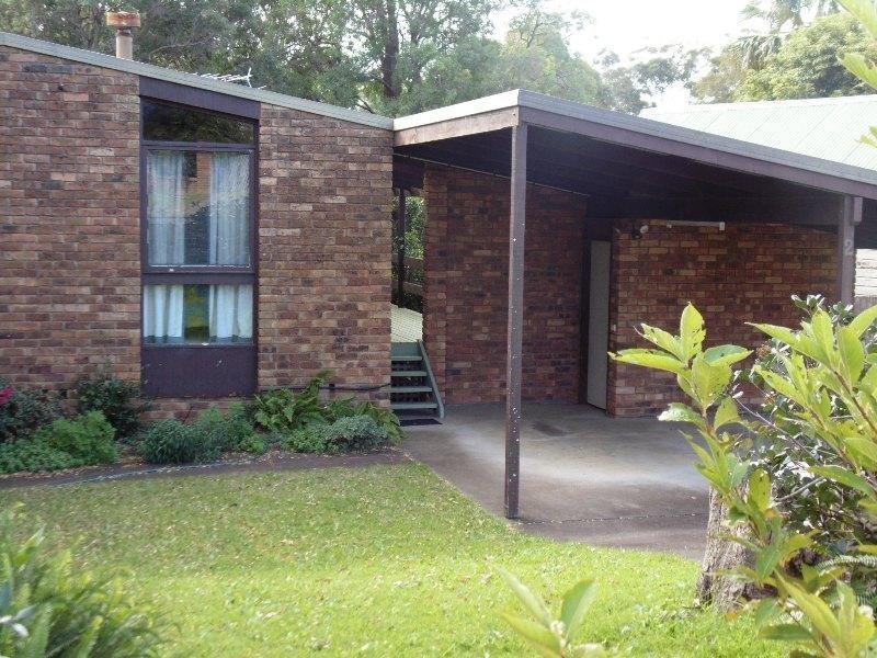 2 Lockyersleigh Avenue, Batehaven NSW 2536