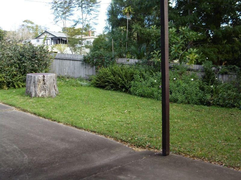 2 Lockyersleigh Avenue, Batehaven NSW 2536