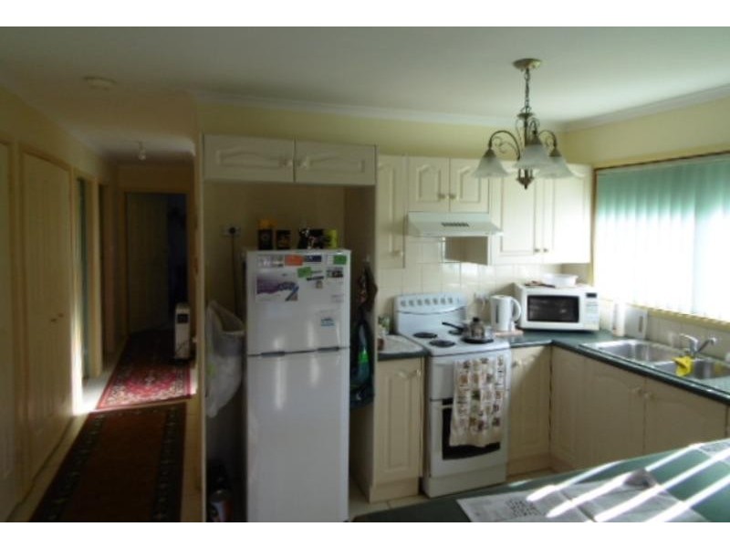 10 Gull Close, Catalina NSW 2536