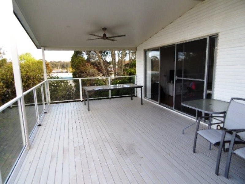 8 Marjorie Crescent, Batehaven NSW 2536