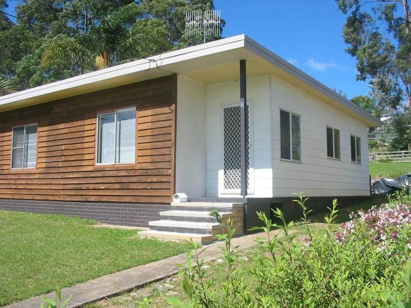 8 Christopher Crescent, Batehaven NSW 2536