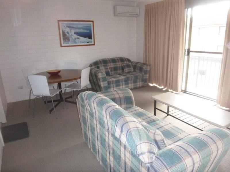 2/2-4 Matthew Parade, Batehaven NSW 2536