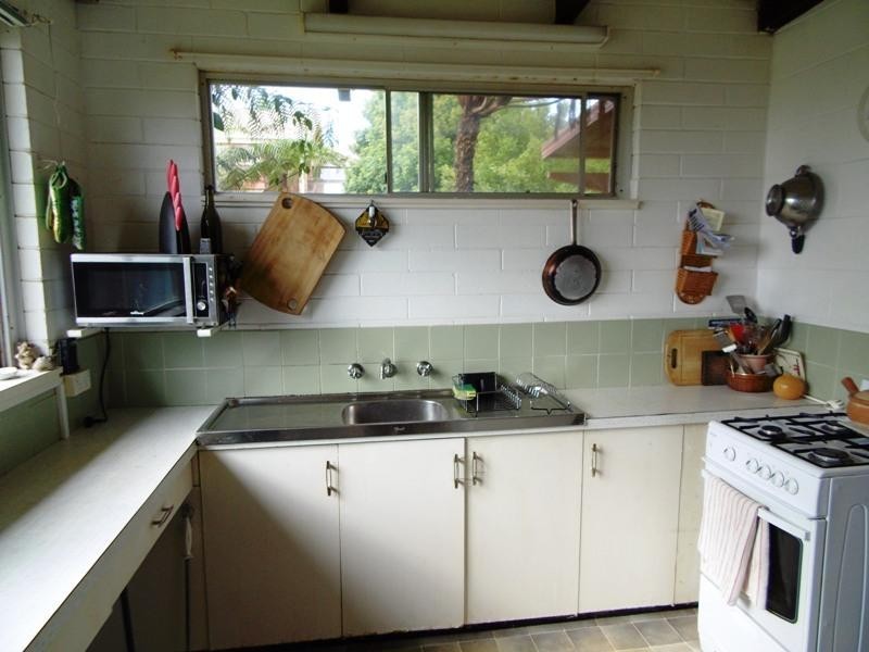 27 Calton Road, Batehaven NSW 2536