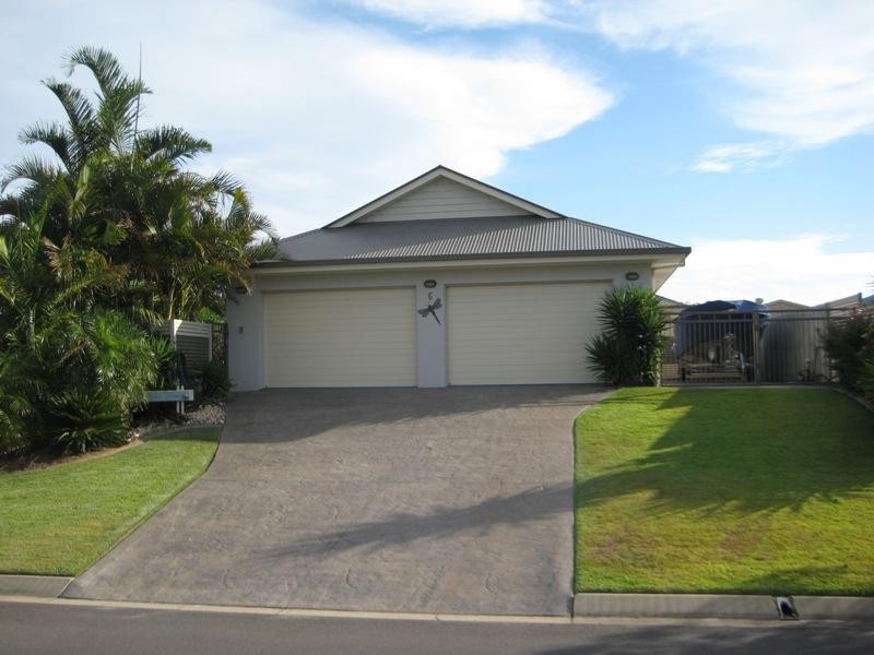6 Krista Court, Burrum Heads QLD 4659