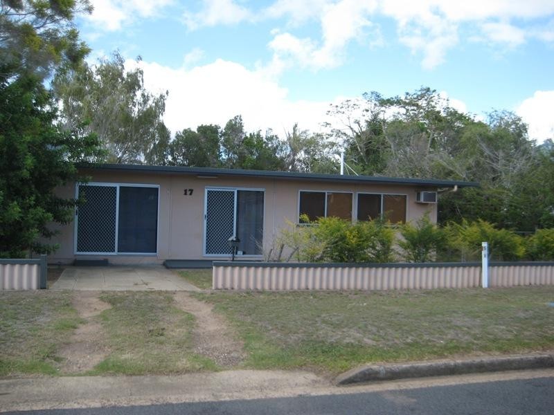 17 Paradise Street, Point Vernon QLD 4655