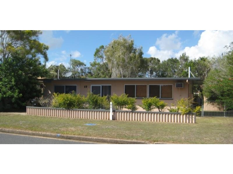 17 Paradise Street, Point Vernon QLD 4655