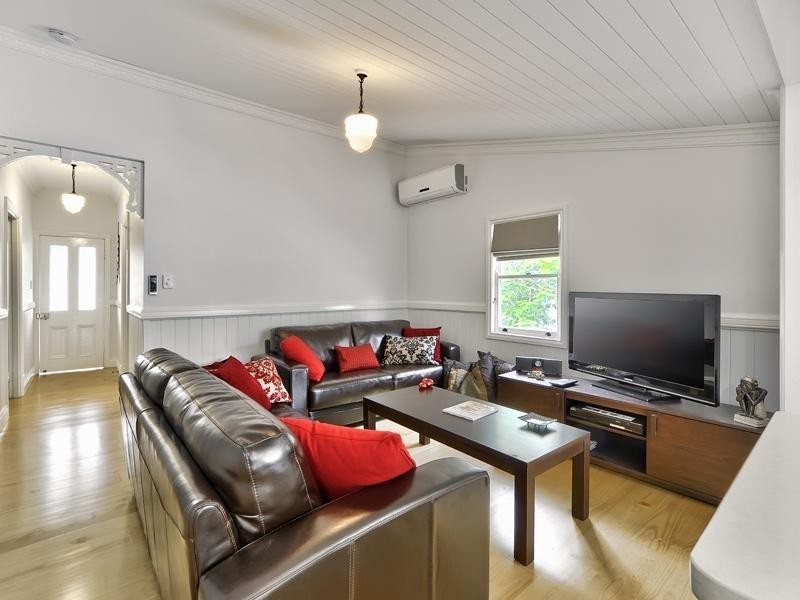 17 Eva Street RED HILL 4059, Red Hill QLD 4059