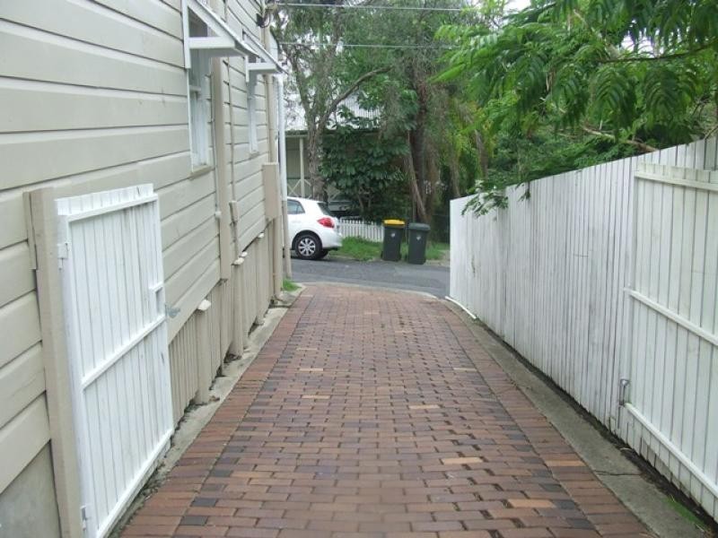 17 Eva Street RED HILL 4059, Red Hill QLD 4059