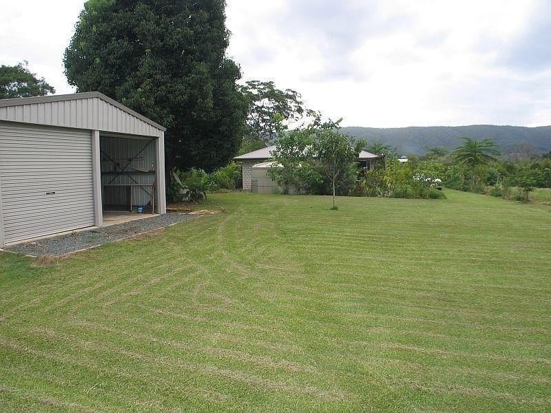 6 Leggetts Loop, Kin Kin QLD 4571
