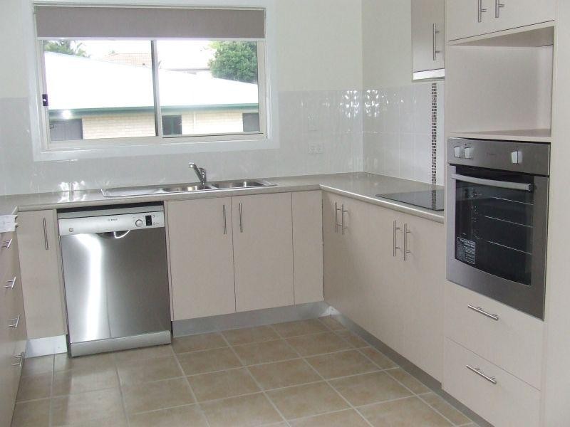 Unit 1 2 Bowlers Drive, Southside QLD 4570