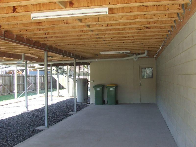 Unit 1 2 Bowlers Drive, Southside QLD 4570