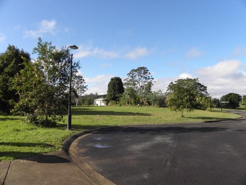 8 Leggetts Loop, Kin Kin QLD 4571