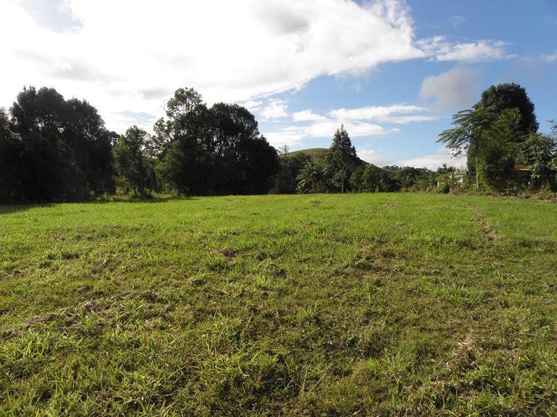 8 Leggetts Loop, Kin Kin QLD 4571