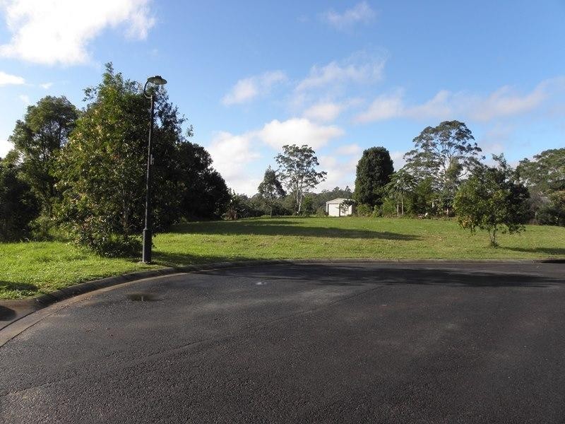 8 Leggetts Loop, Kin Kin QLD 4571