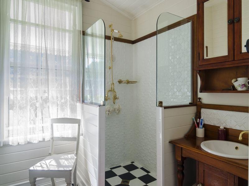 64 Leggetts Loop, Kin Kin QLD 4571