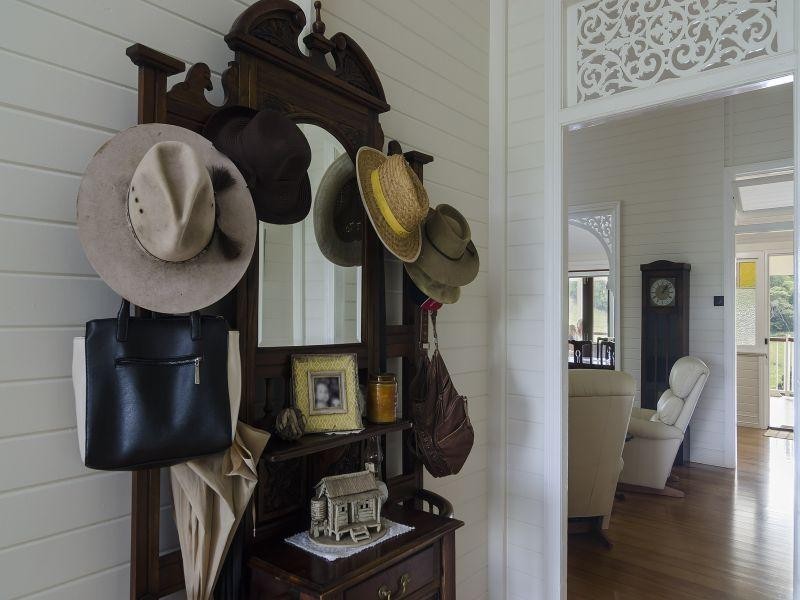 64 Leggetts Loop, Kin Kin QLD 4571