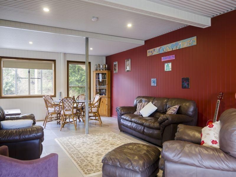 64 Leggetts Loop, Kin Kin QLD 4571