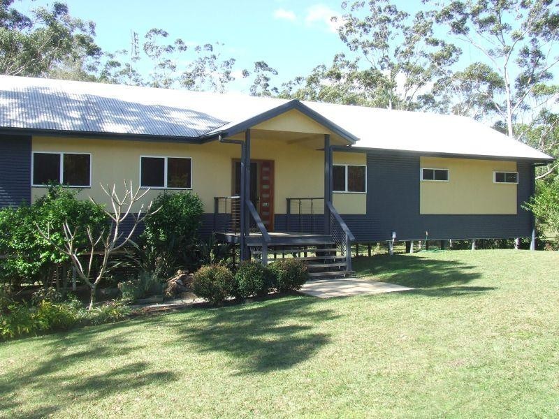 4 Highfield Rise, Pomona QLD 4568