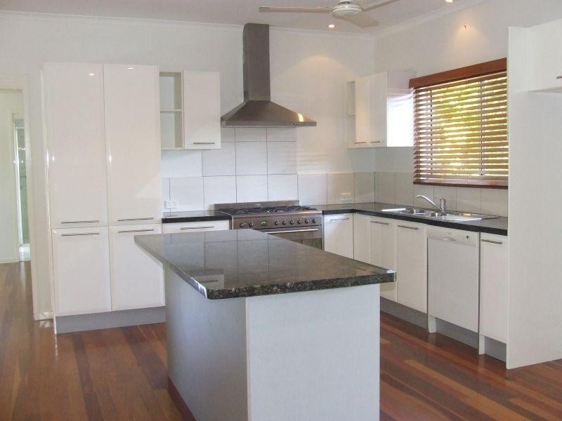 4 Highfield Rise, Pomona QLD 4568