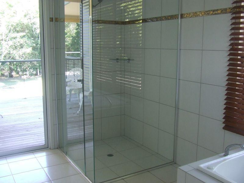 4 Highfield Rise, Pomona QLD 4568