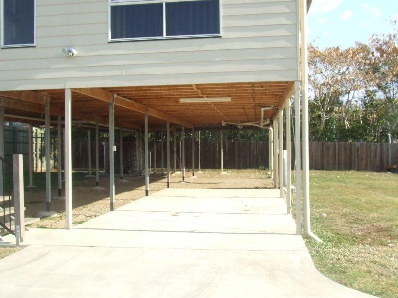 4 Bowlers  Drive, Southside QLD 4570