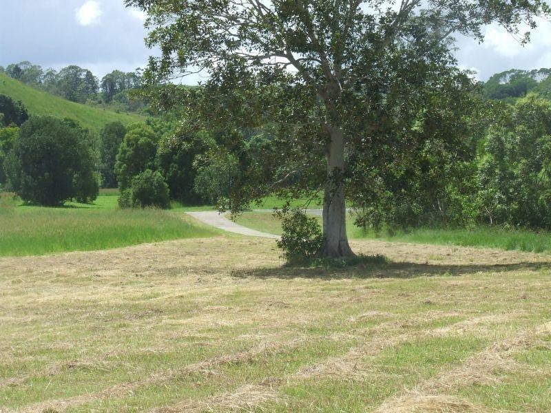 25 Leggetts Loop, Kin Kin QLD 4571