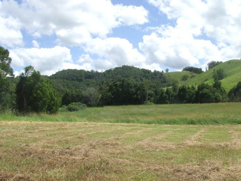 25 Leggetts Loop, Kin Kin QLD 4571